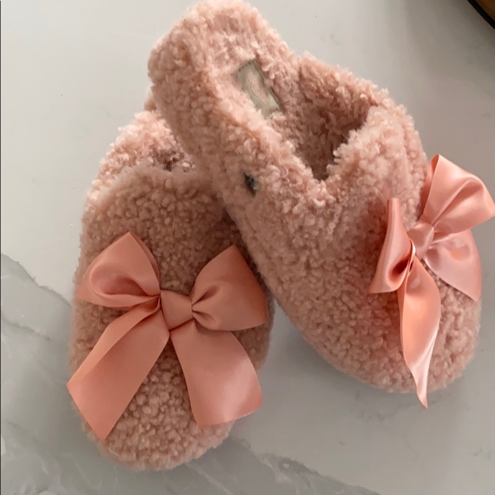 UGG SLIPPERS EUC
